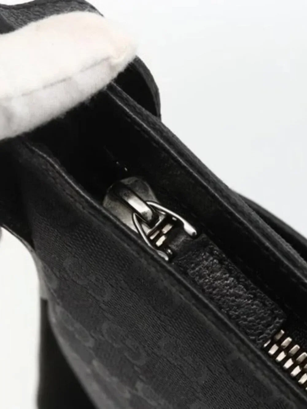 GUCCI GG Canvas Shoulder Bag Black Silver 122793 Auth BAZ206A